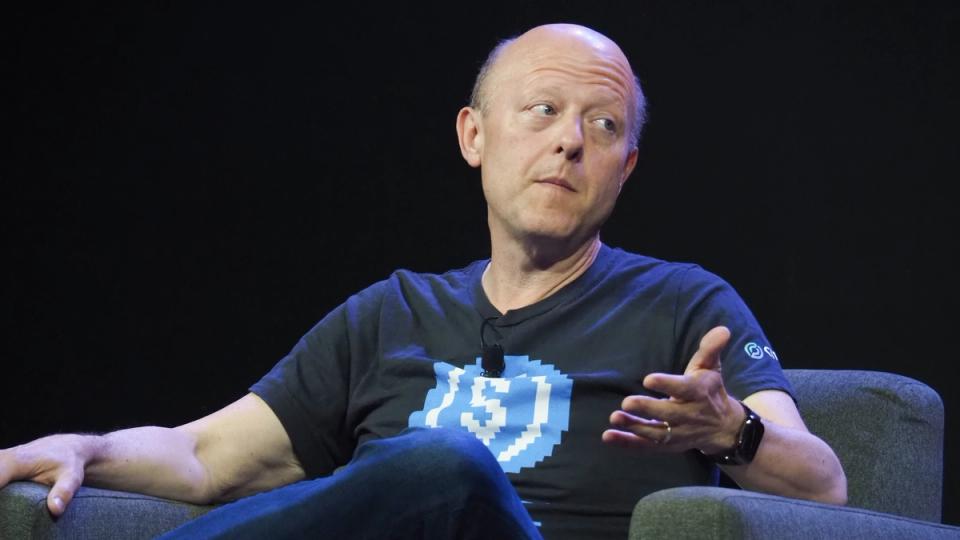 Illustration for article: Circle Selloff Overdone as CLARITY Act Shifts Stablecoin Power to Issuers: CryptoDailyInk