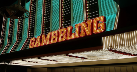 Retail Prediction Market Losses Outpace Sportsbooks as Professionals Dominate: CryptoDailyInk