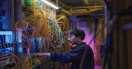 Illustration for article: Solana Quantum Readiness Tests Reveal 90% Speed Sacrifice: CryptoDailyInk